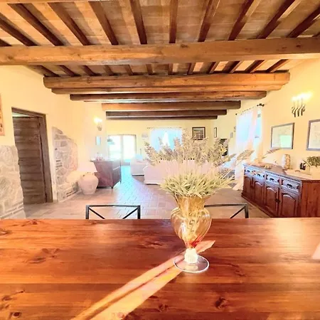 Todi By The Poolexc Poolwalk To Todi 5 Kmsrestaurant 05 Kms Sleeps Hotel 4*