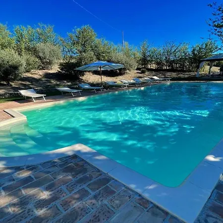 Todi By The Poolexc Poolwalk To Todi 5 Kmsrestaurant 05 Kms Sleeps 호텔 4*