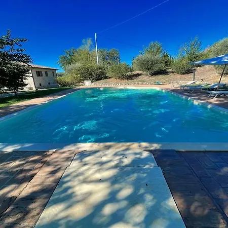 Hotel Todi By The Poolexc Poolwalk To Todi 5 Kmsrestaurant 05 Kms Sleeps Petroro