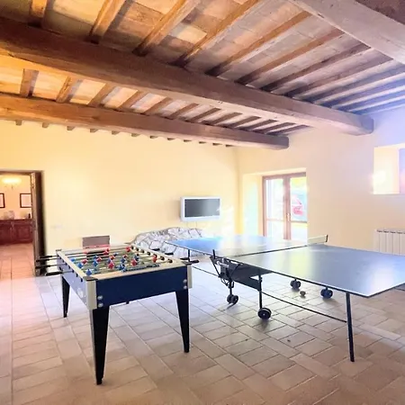 Todi By The Poolexc Poolwalk To Todi 5 Kmsrestaurant 05 Kms Sleeps 4*