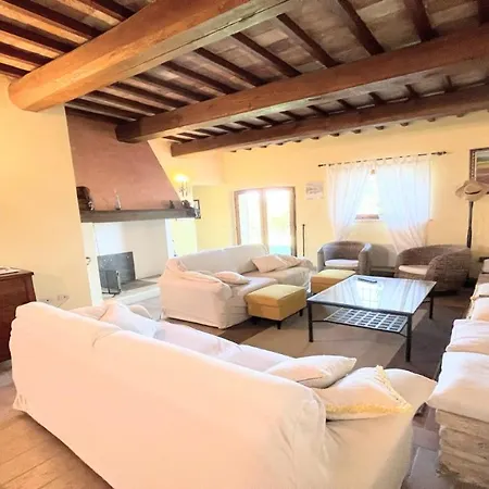 Hotel Todi By The Poolexc Poolwalk To Todi 5 Kmsrestaurant 05 Kms Sleeps Petroro