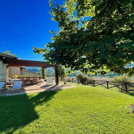 Todi By The Poolexc Poolwalk To Todi 5 Kmsrestaurant 05 Kms Sleeps Hotel 4*