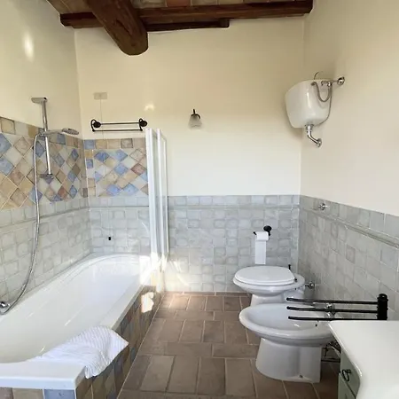 호텔 Todi By The Poolexc Poolwalk To Todi 5 Kmsrestaurant 05 Kms Sleeps Petroro