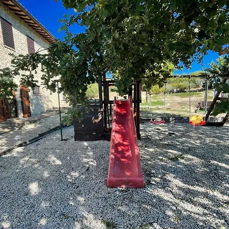 호텔 Todi By The Poolexc Poolwalk To Todi 5 Kmsrestaurant 05 Kms Sleeps Petroro