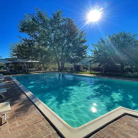 Todi By The Poolexc Poolwalk To Todi 5 Kmsrestaurant 05 Kms Sleeps 4* Petroro