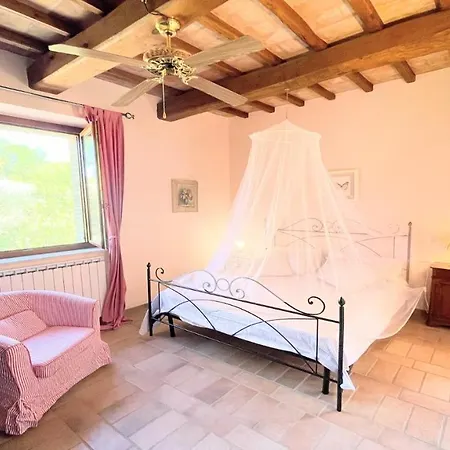 Todi By The Poolexc Poolwalk To Todi 5 Kmsrestaurant 05 Kms Sleeps 4* Petroro
