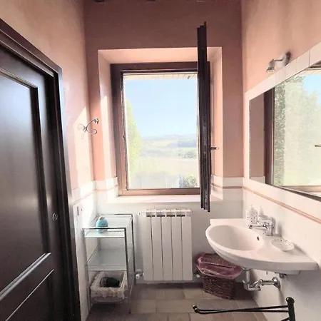 호텔 Todi By The Poolexc Poolwalk To Todi 5 Kmsrestaurant 05 Kms Sleeps 4*