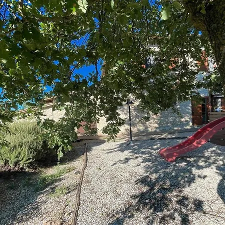 Todi By The Poolexc Poolwalk To Todi 5 Kmsrestaurant 05 Kms Sleeps 4* Petroro