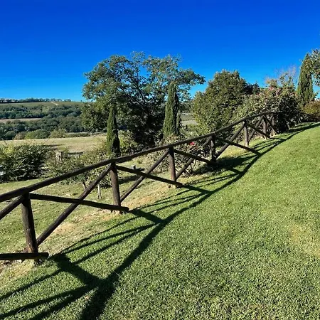 Todi By The Poolexc Poolwalk To Todi 5 Kmsrestaurant 05 Kms Sleeps 호텔