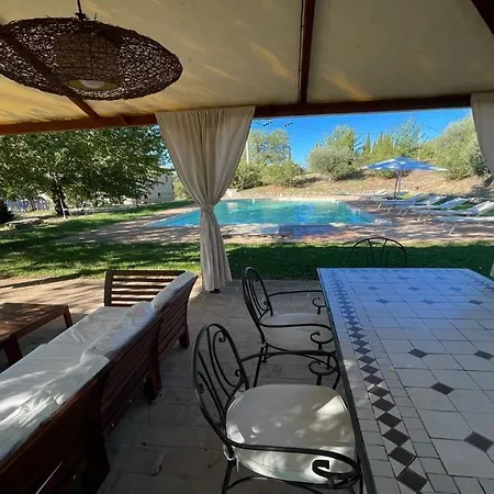 Todi By The Poolexc Poolwalk To Todi 5 Kmsrestaurant 05 Kms Sleeps 4* Petroro