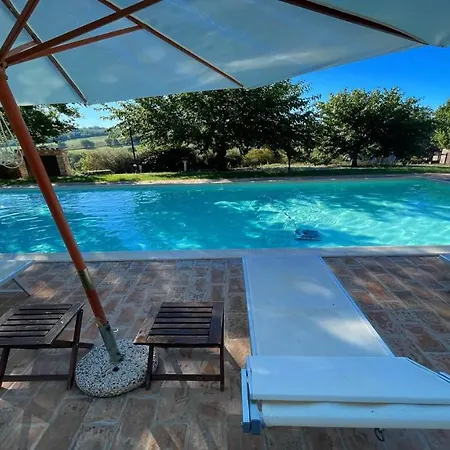 Todi By The Poolexc Poolwalk To Todi 5 Kmsrestaurant 05 Kms Sleeps 4* Petroro